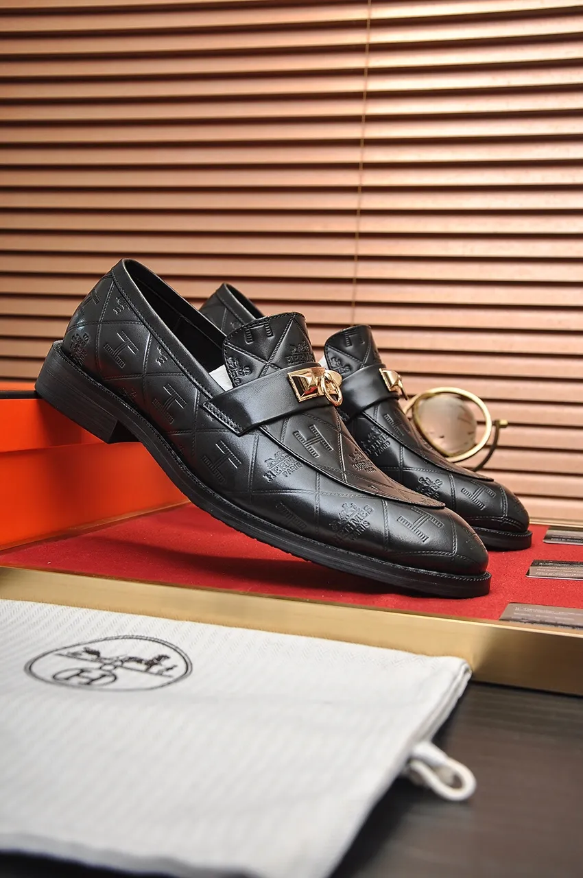 Men's shoes💰480💶[HERMES] (sheepskin lining)🍀Italian top luxury🍀He does not pursue novel styles and gorgeous colors, but attracts the favor of successful men with his flawless, elegant and classic style! This very, very comfortable, simple and stable style makes it easy to match any style! The pattern is absolutely 1:1 refined from the original case, and we strive for excellence in materials, imported cowhide + cowhide lining💪💪💪extraordinary texture👍! .Black brown code number: 38 to 45 (45 customized)